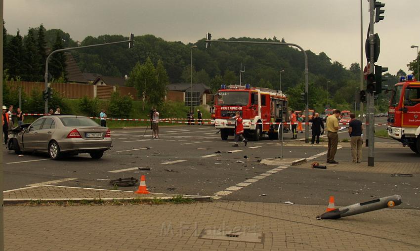 Schwerer Unfall mit Reisebus Lohmar Donrather Dreieck P390.JPG